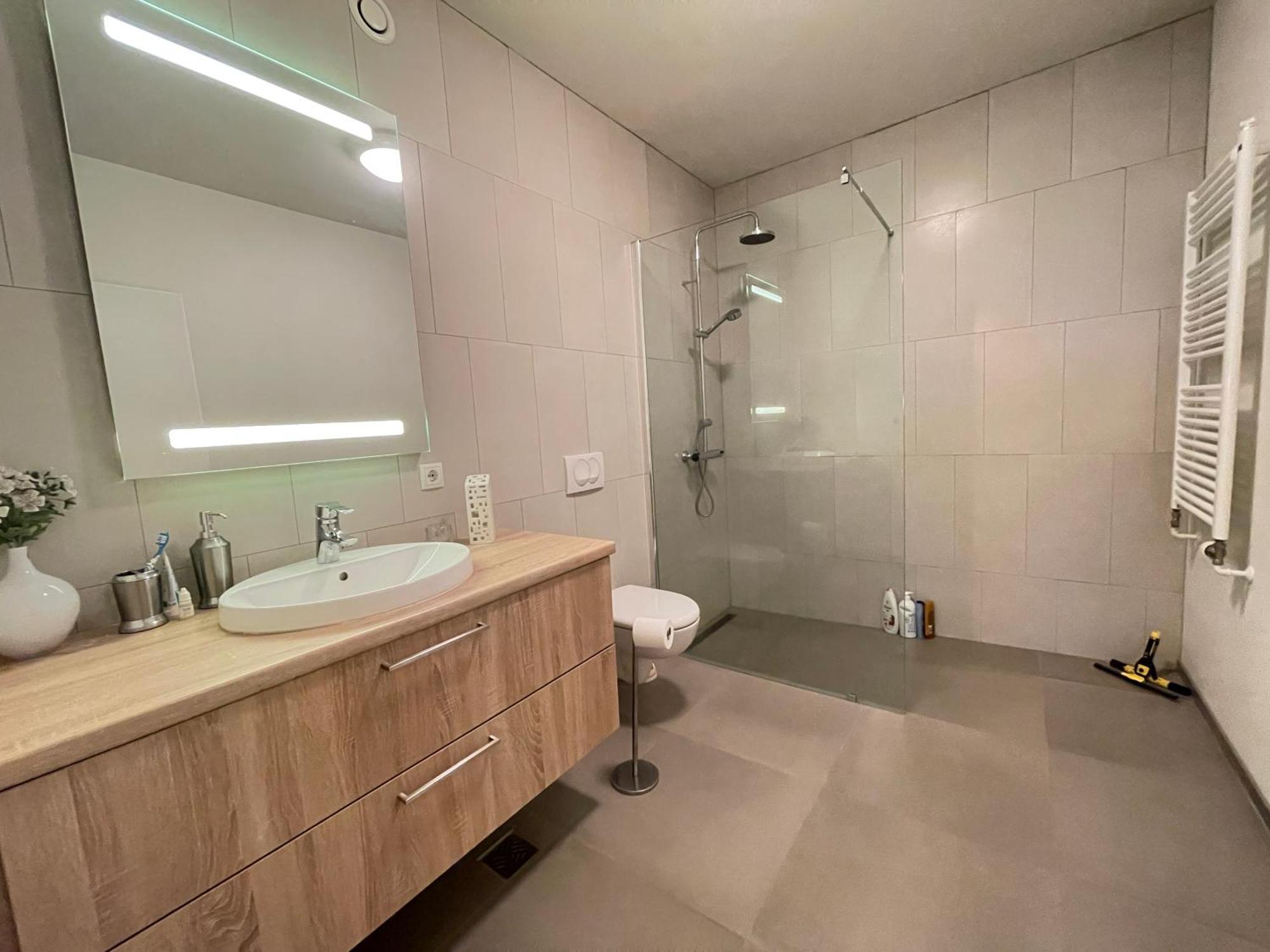 Modern And Spacious 3 Bedroom Apartment In Kopavogur Reykjavík Exteriör bild