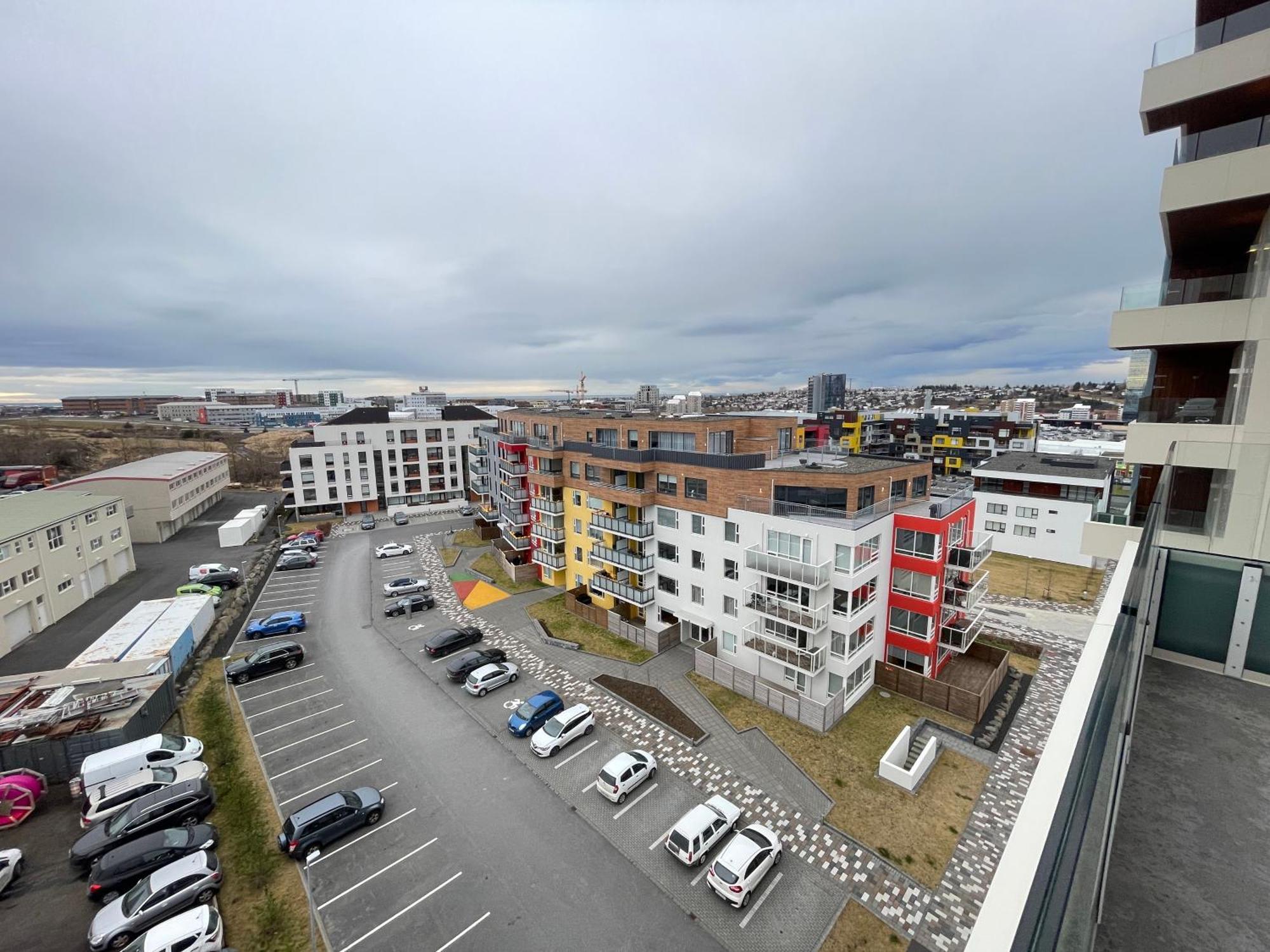 Modern And Spacious 3 Bedroom Apartment In Kopavogur Reykjavík Exteriör bild